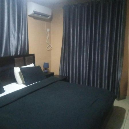 Staycation Suites And Apartment Lagos Zewnętrze zdjęcie