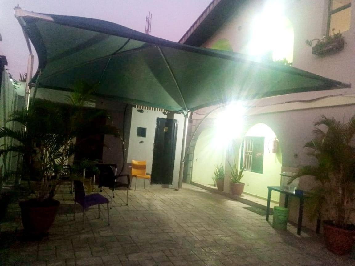 Staycation Suites And Apartment Lagos Zewnętrze zdjęcie