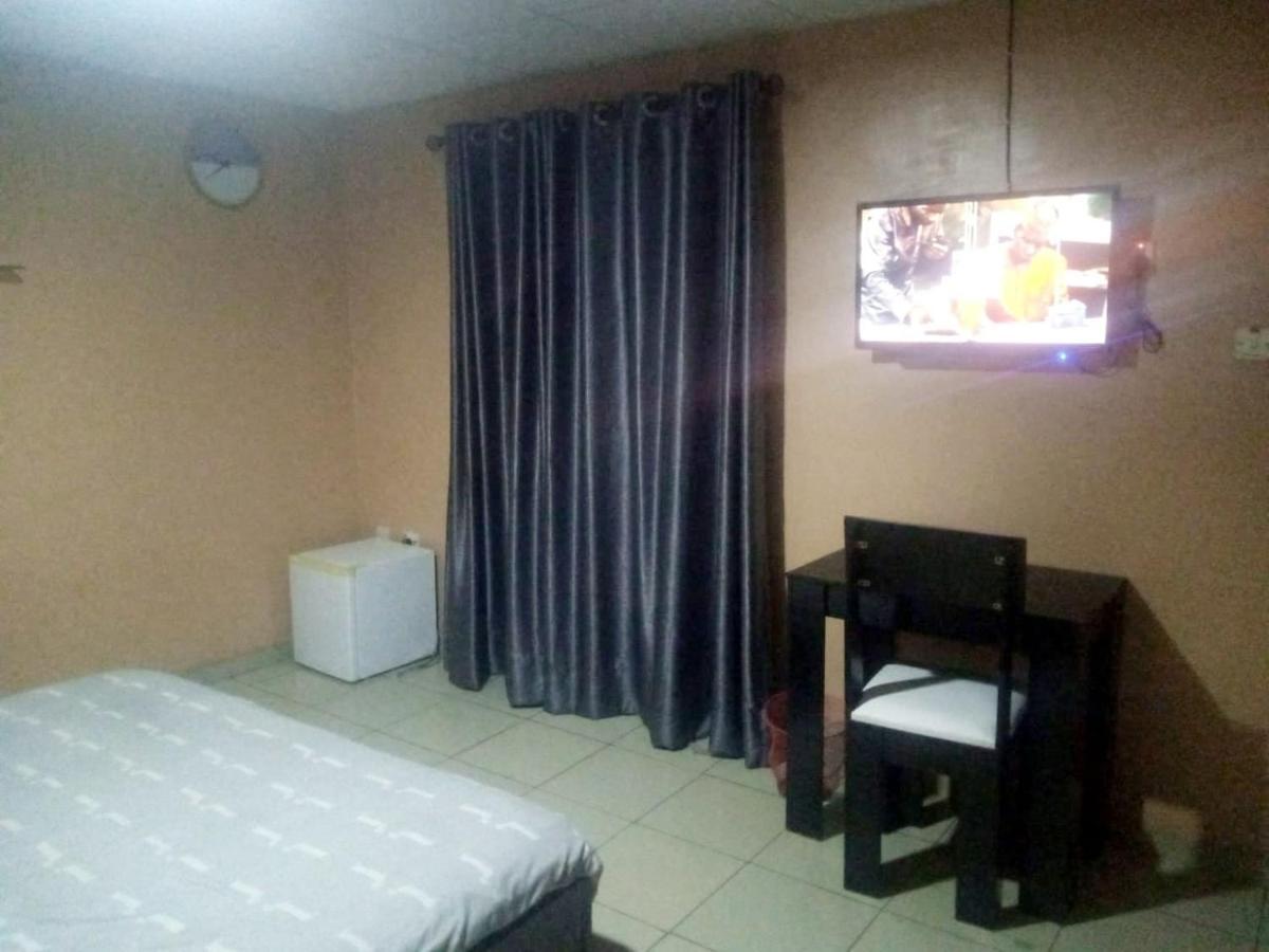 Staycation Suites And Apartment Lagos Zewnętrze zdjęcie