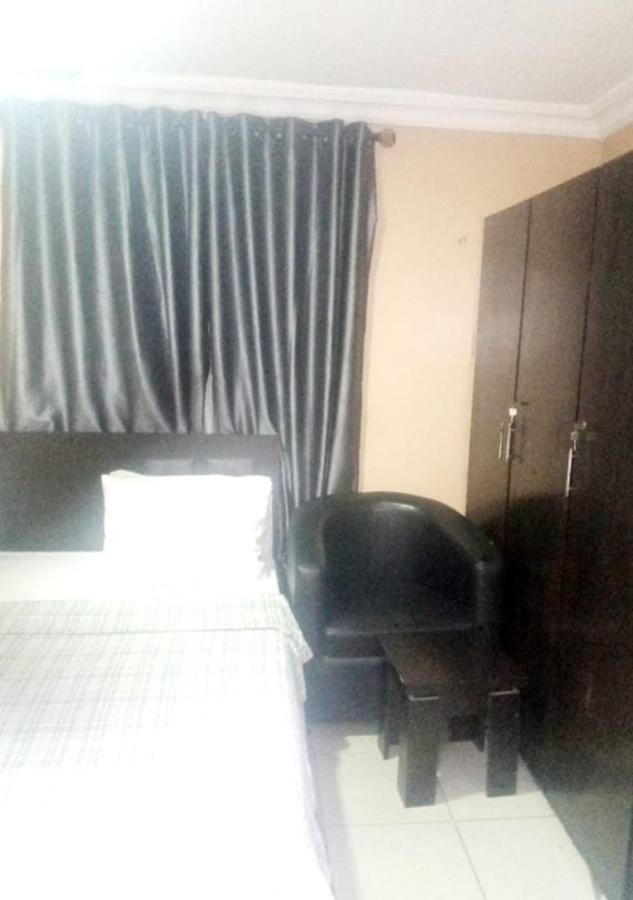 Staycation Suites And Apartment Lagos Zewnętrze zdjęcie