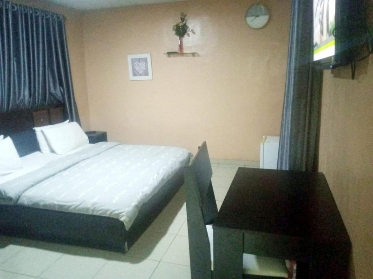 Staycation Suites And Apartment Lagos Zewnętrze zdjęcie