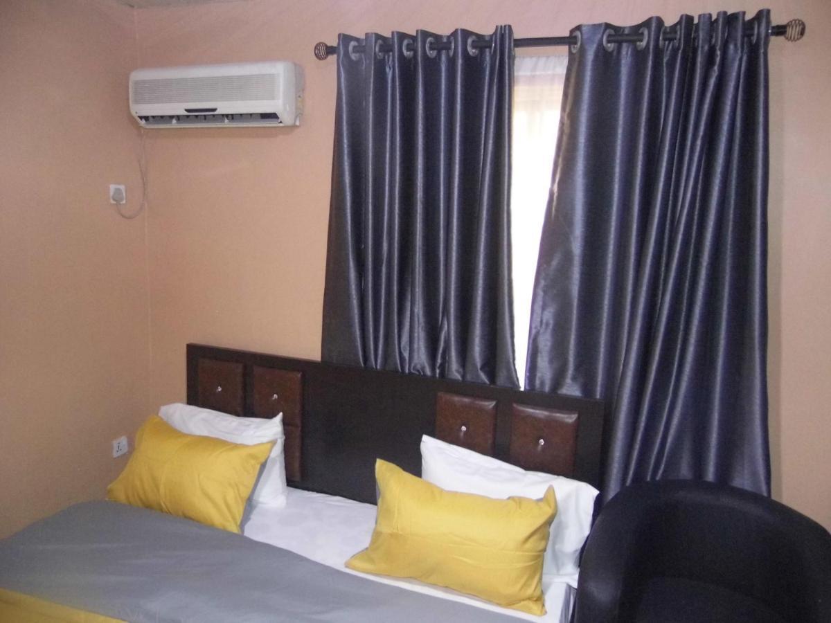 Staycation Suites And Apartment Lagos Zewnętrze zdjęcie