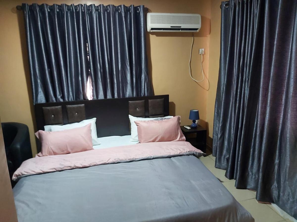 Staycation Suites And Apartment Lagos Zewnętrze zdjęcie